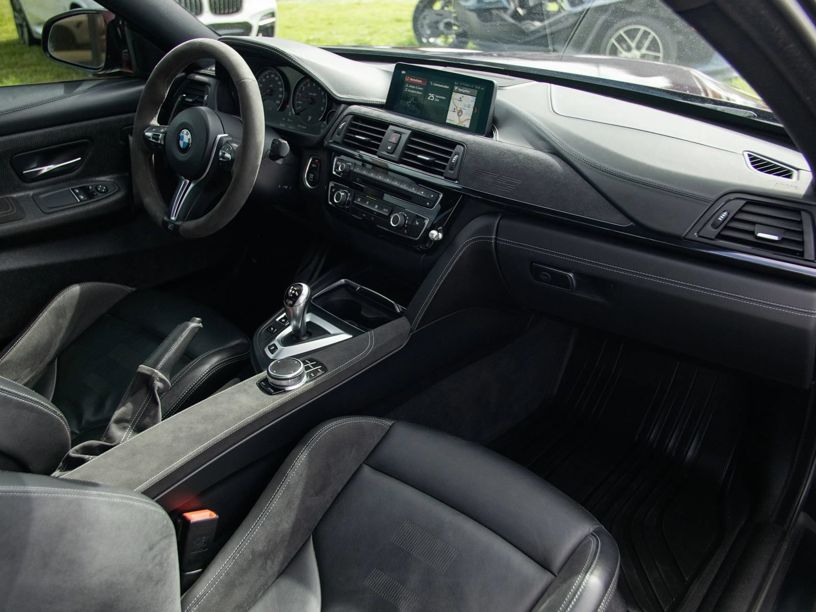 Used 2019 BMW M4 CS RWD image 39