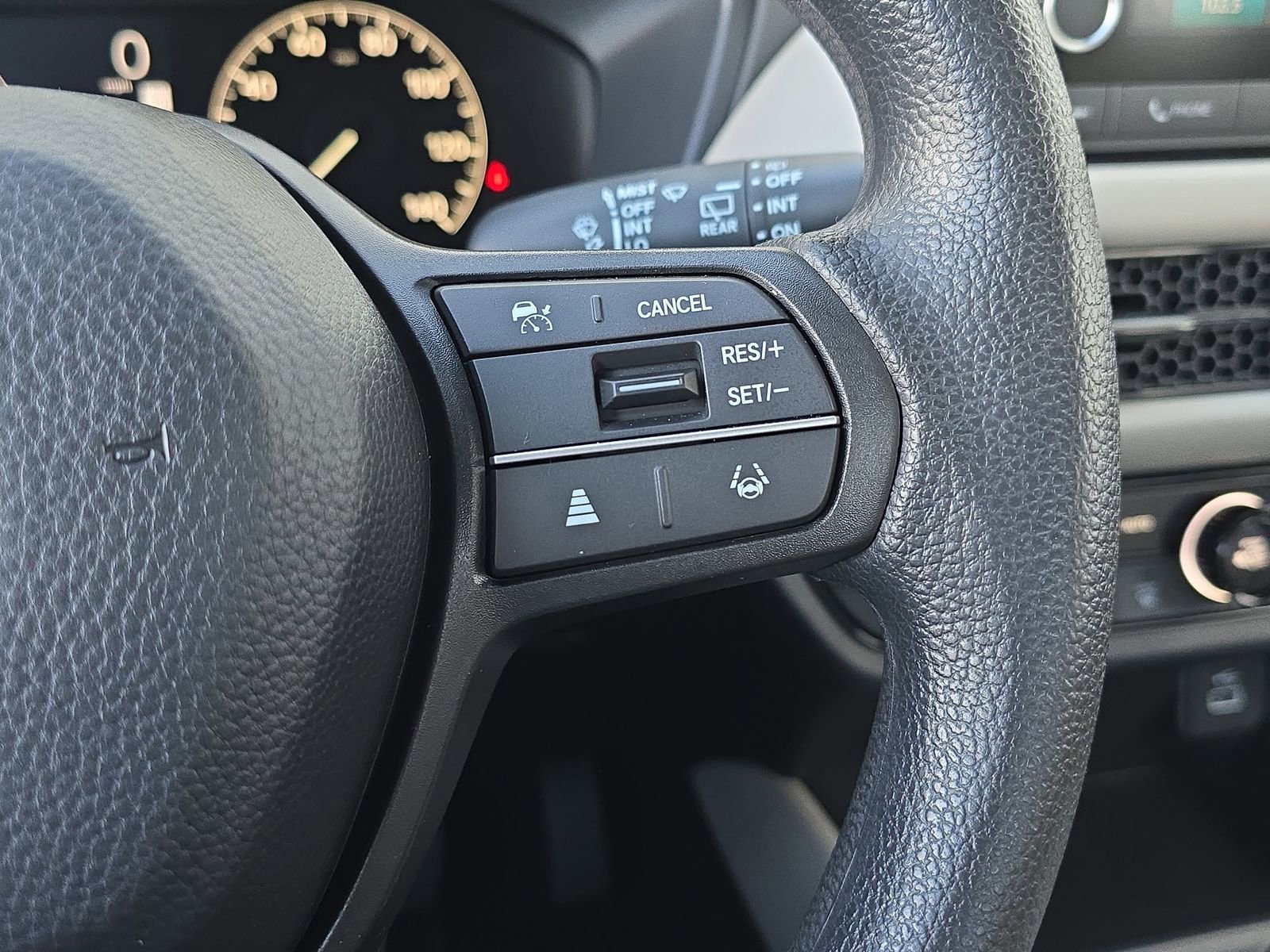 Used 2025 Honda HR-V LX image 18