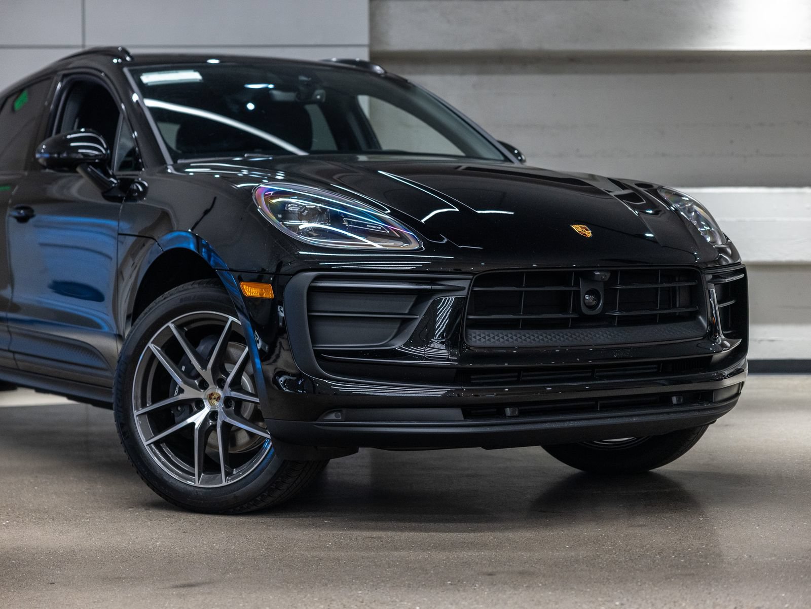 Certified 2026 Porsche Macan AWD/4WD image 16