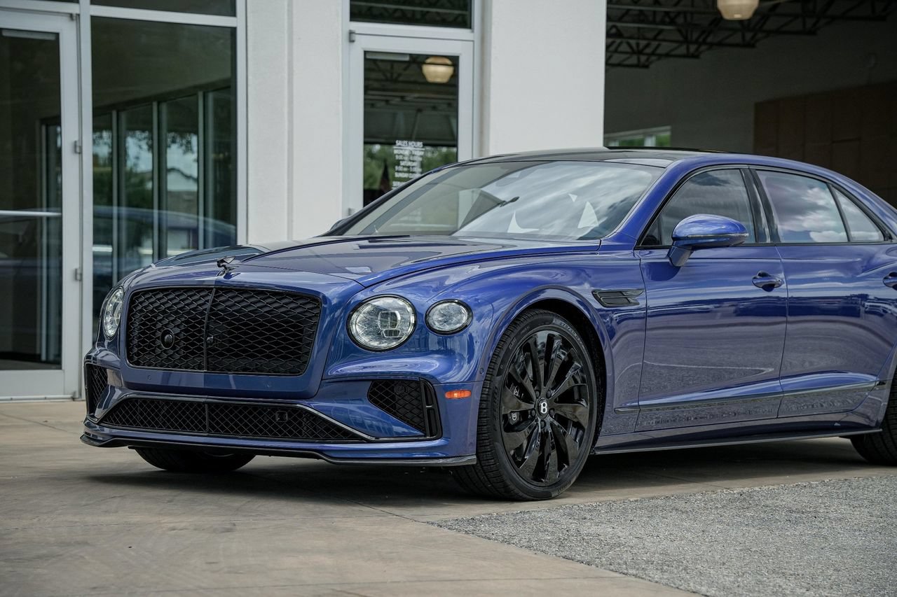 New 2025 Bentley Flying Spur Plug-In Hybrid AWD/4WD image 11