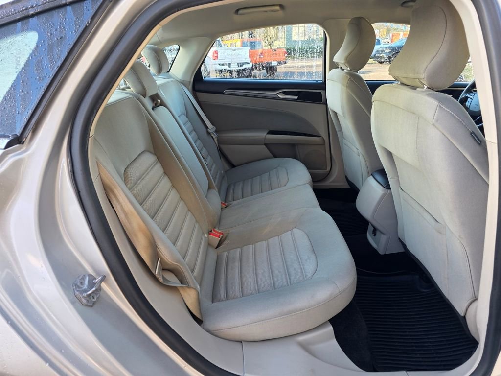 Used 2018 Ford Fusion SE image 19