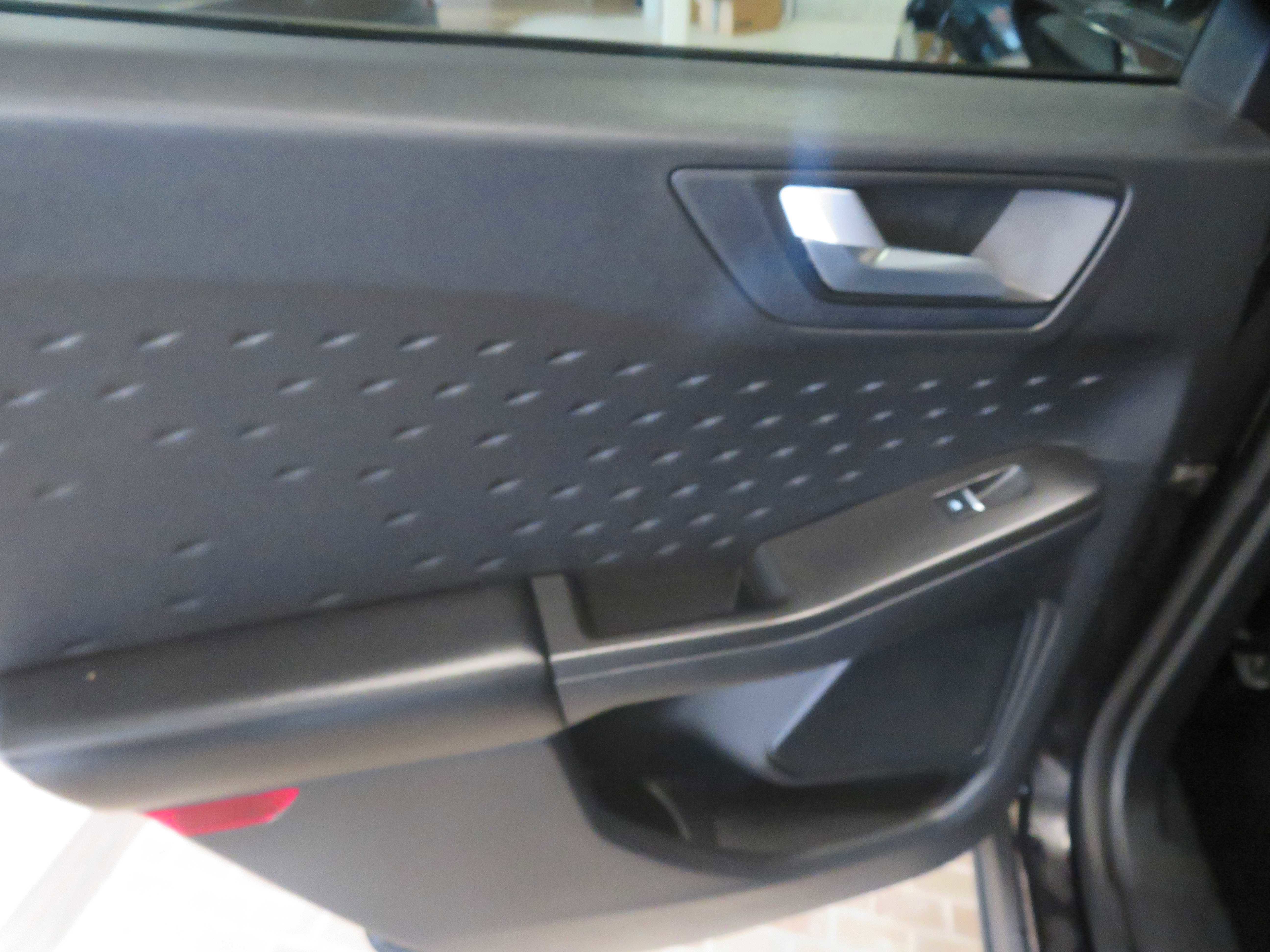 Used 2020 Ford Escape SEL image 18