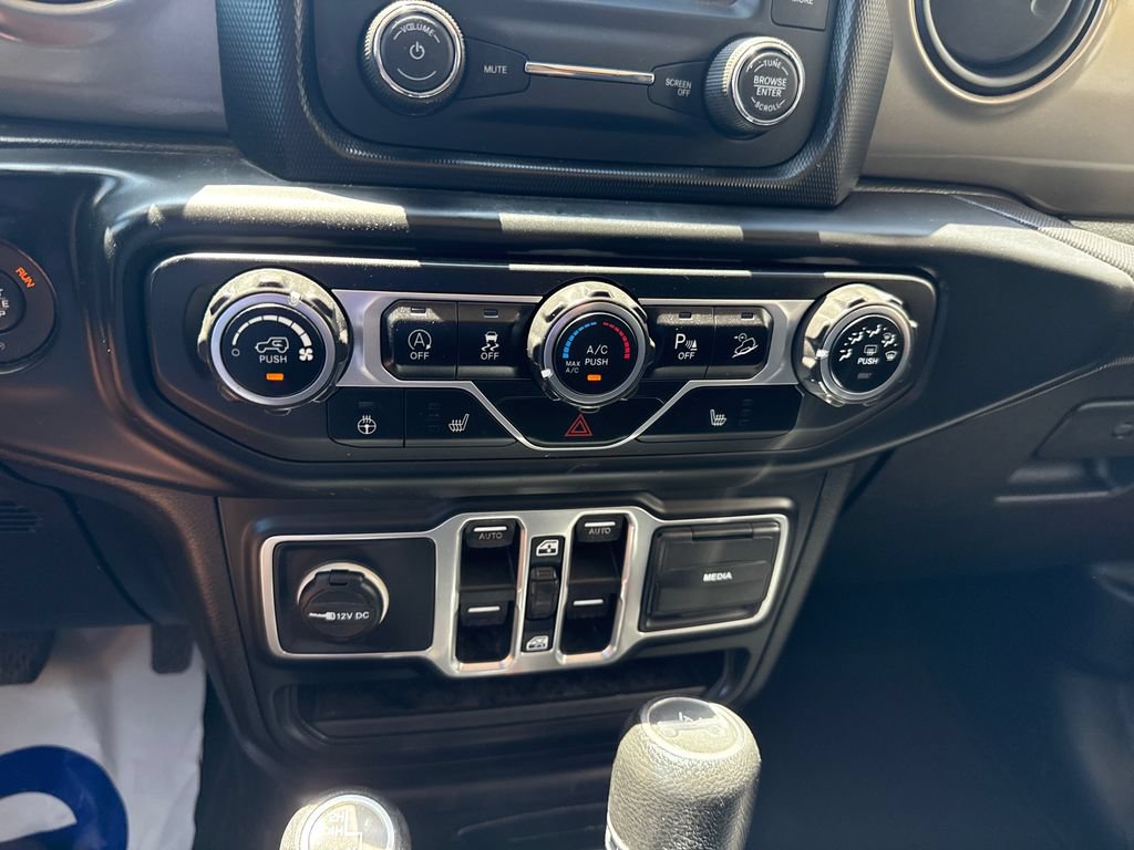 Used 2018 Jeep Wrangler Unlimited Sport S AWD/4WD image 17