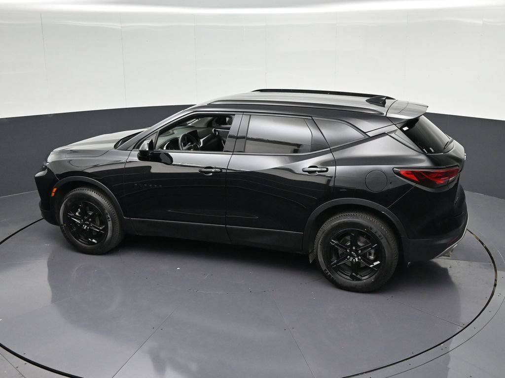 Used 2024 Chevrolet Blazer LT w/ Midnight/Sport Edition FWD image 23