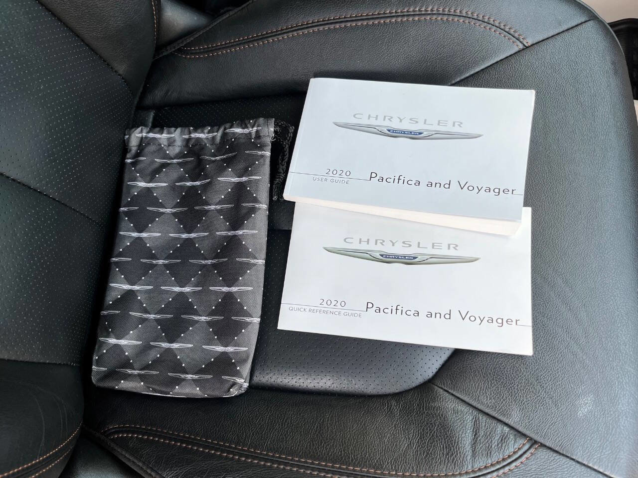 Used 2020 Chrysler Pacifica Touring-L image 40