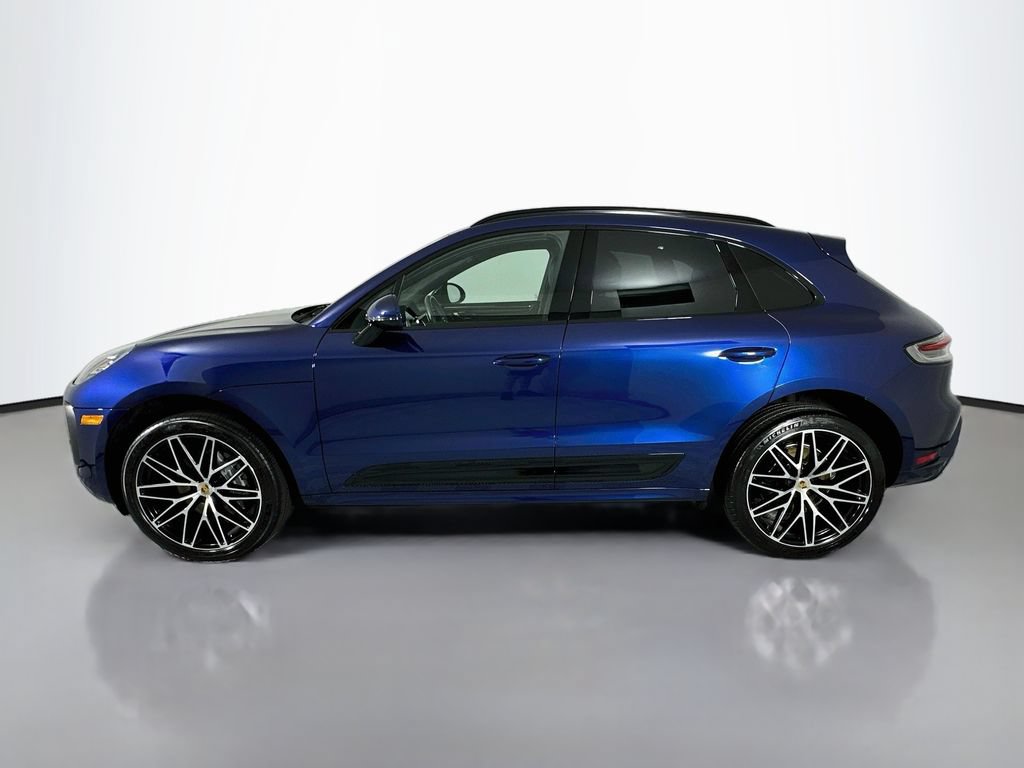 Certified 2024 Porsche Macan AWD/4WD image 2