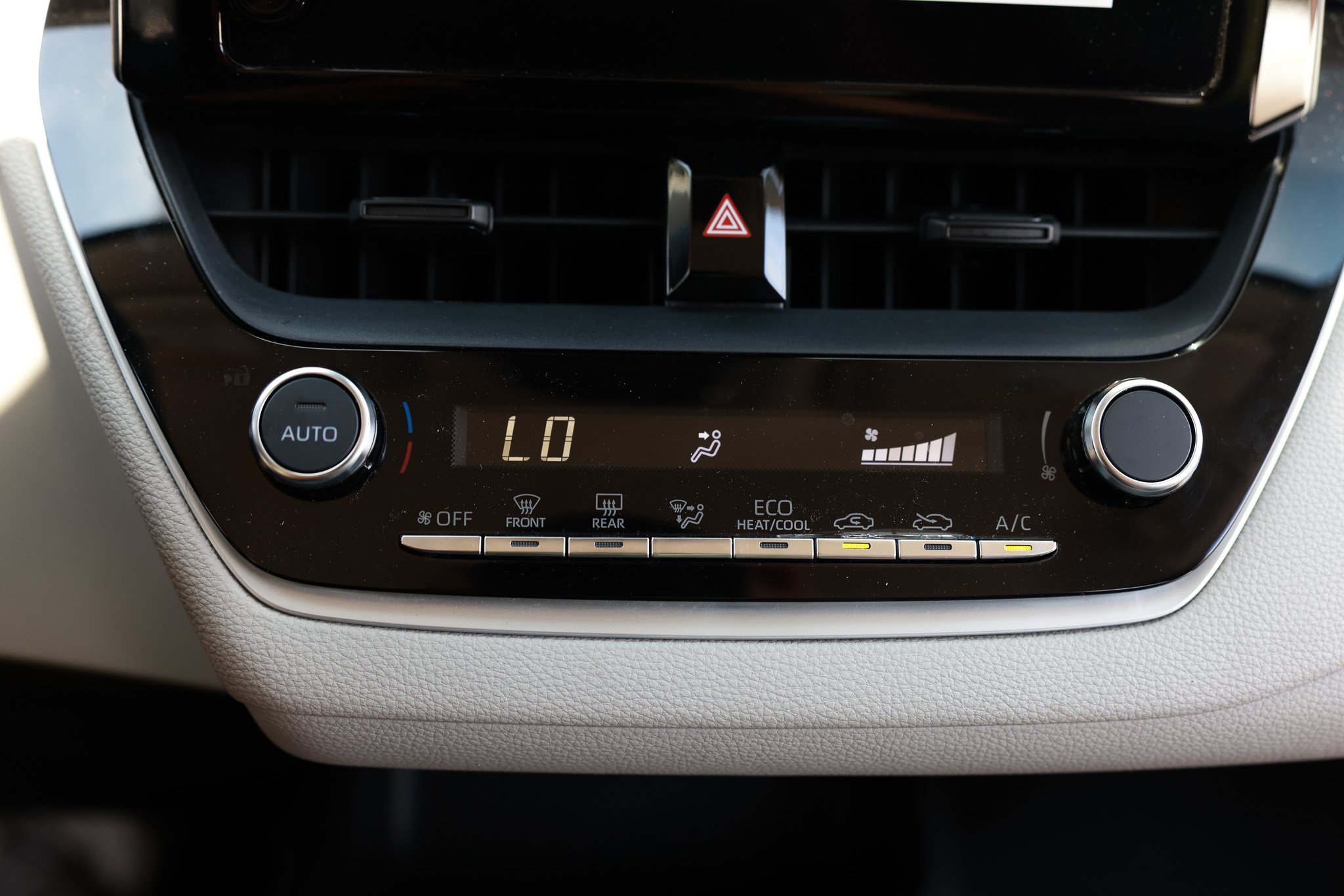 Used 2024 Toyota Corolla LE FWD image 35