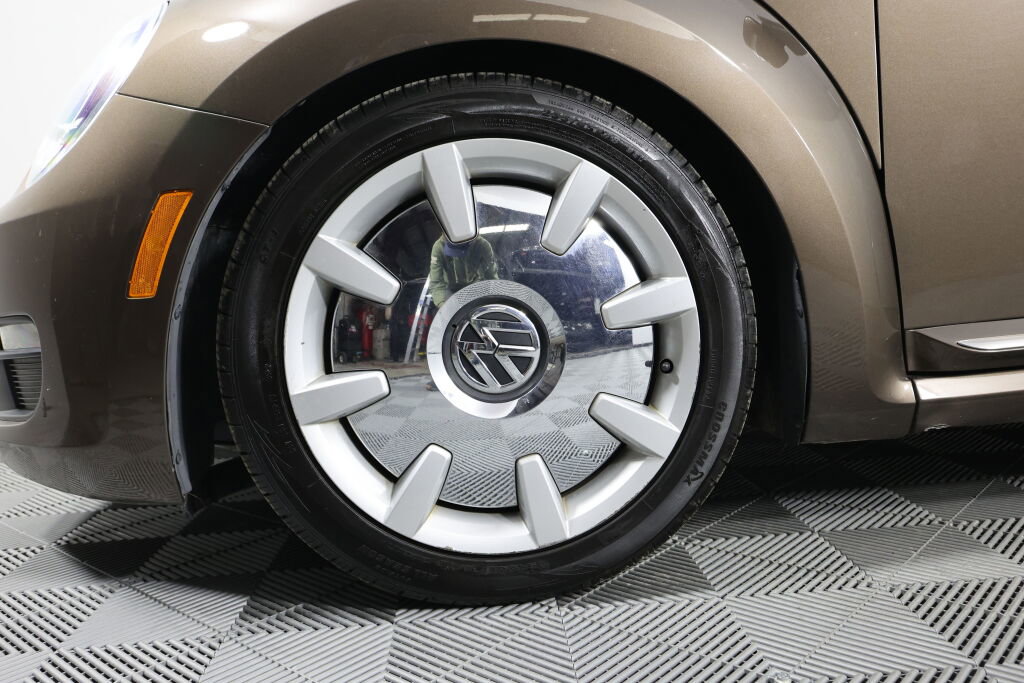Used 2012 Volkswagen Beetle 2.5 FWD image 9