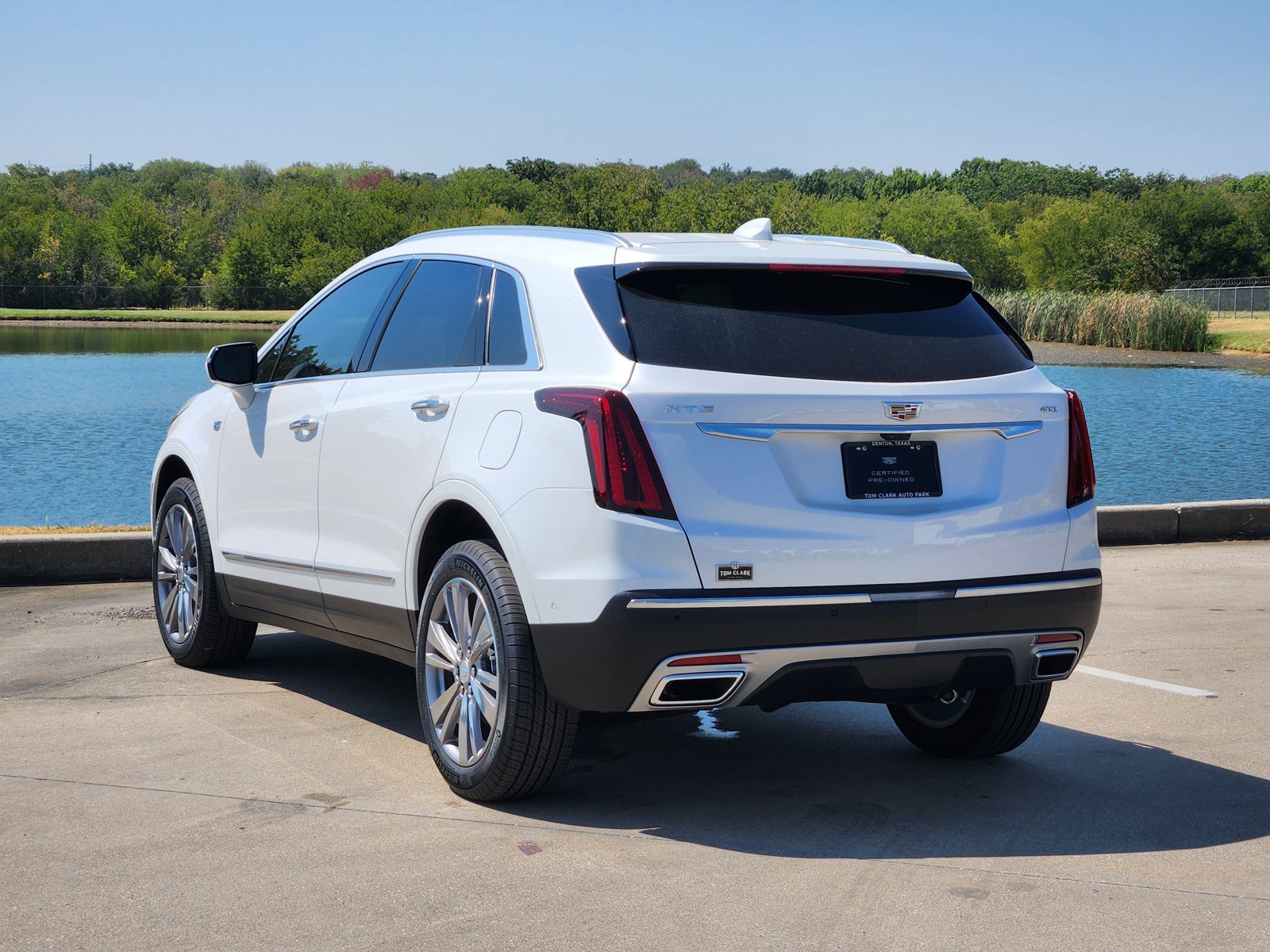 Certified 2026 Cadillac XT5 Premium Luxury w/ Driver Assist Package FWD image 4