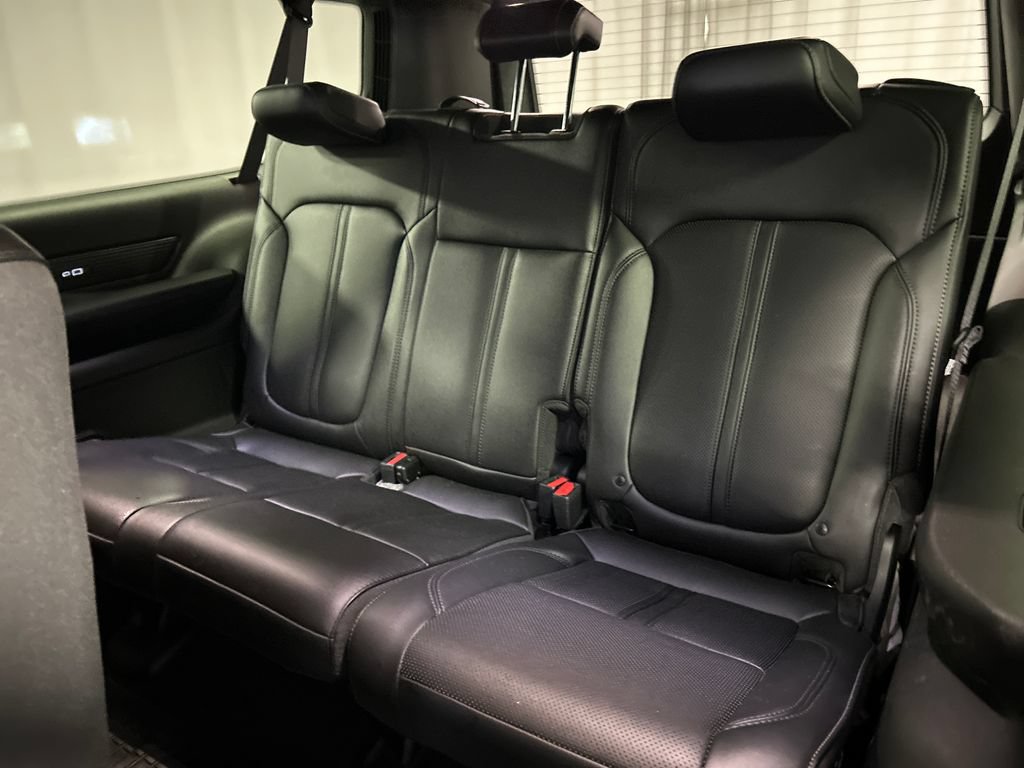 Used 2024 Jeep Wagoneer L 4WD image 24