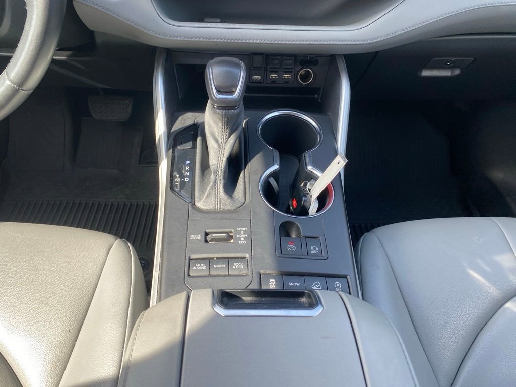 Used 2021 Toyota Highlander XLE image 15