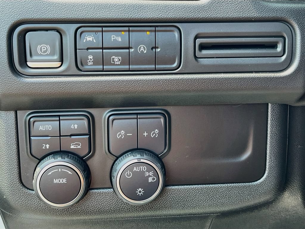 Used 2024 Chevrolet Tahoe RST w/ Luxury Package AWD/4WD image 21