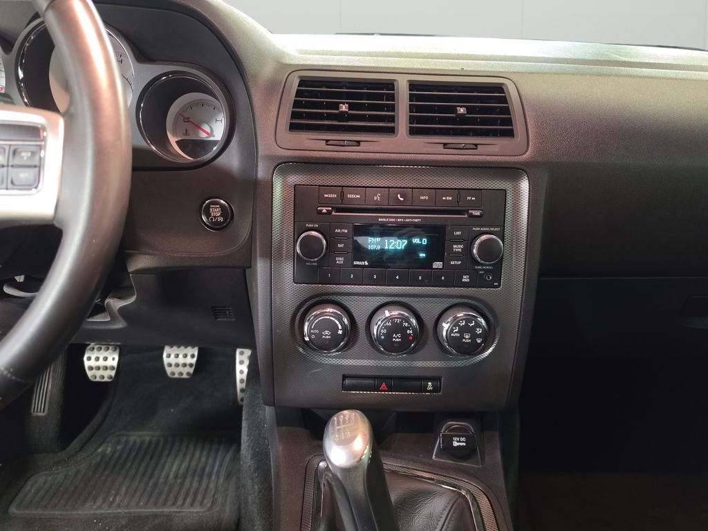 Used 2014 Dodge Challenger R/T RWD image 17