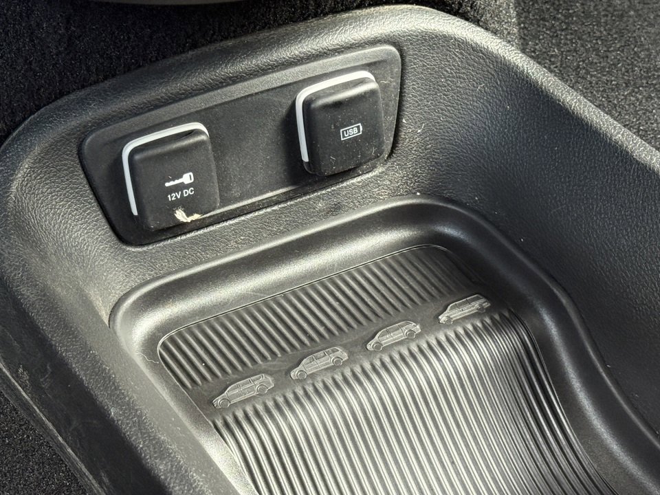 Used 2020 Chrysler Pacifica Touring-L Plus image 34