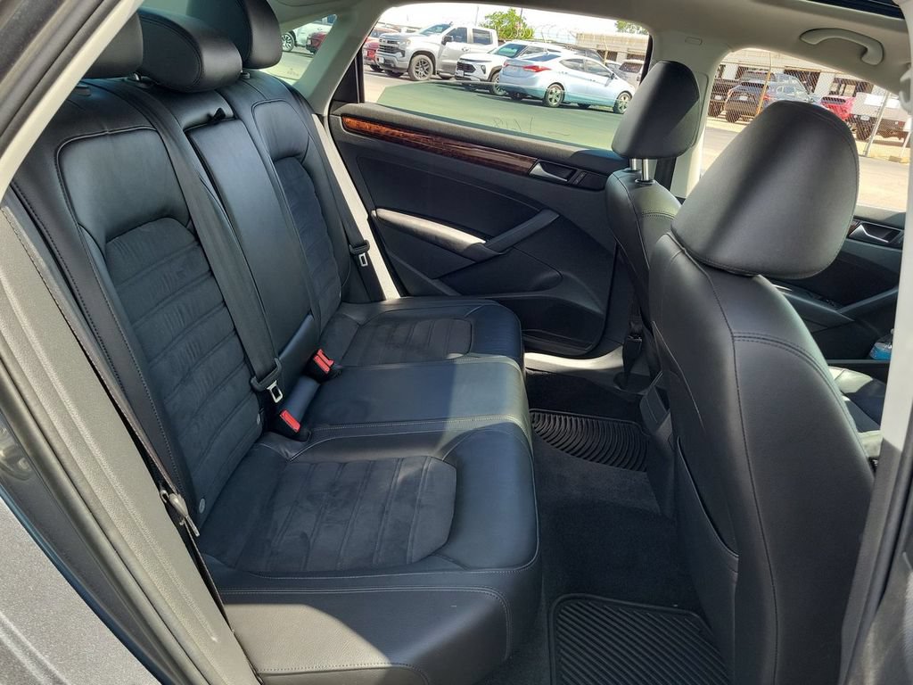Used 2012 Volkswagen Passat TDI SEL Premium FWD image 26