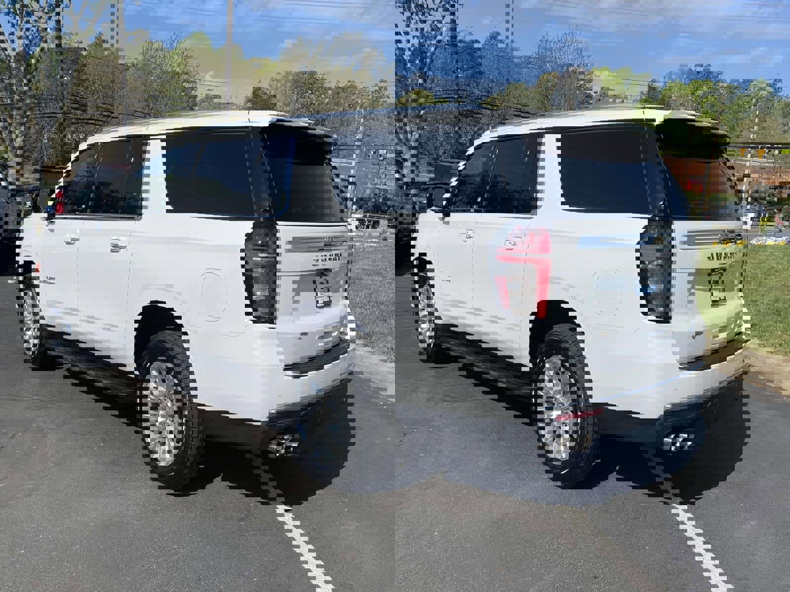 Used 2023 Chevrolet Suburban Premier AWD/4WD image 7