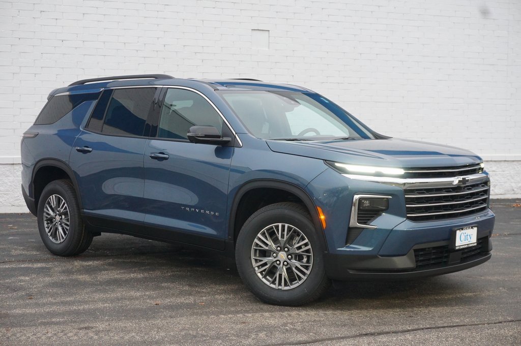 New 2026 Chevrolet Traverse LT w/ Driver Confidence Package image 3