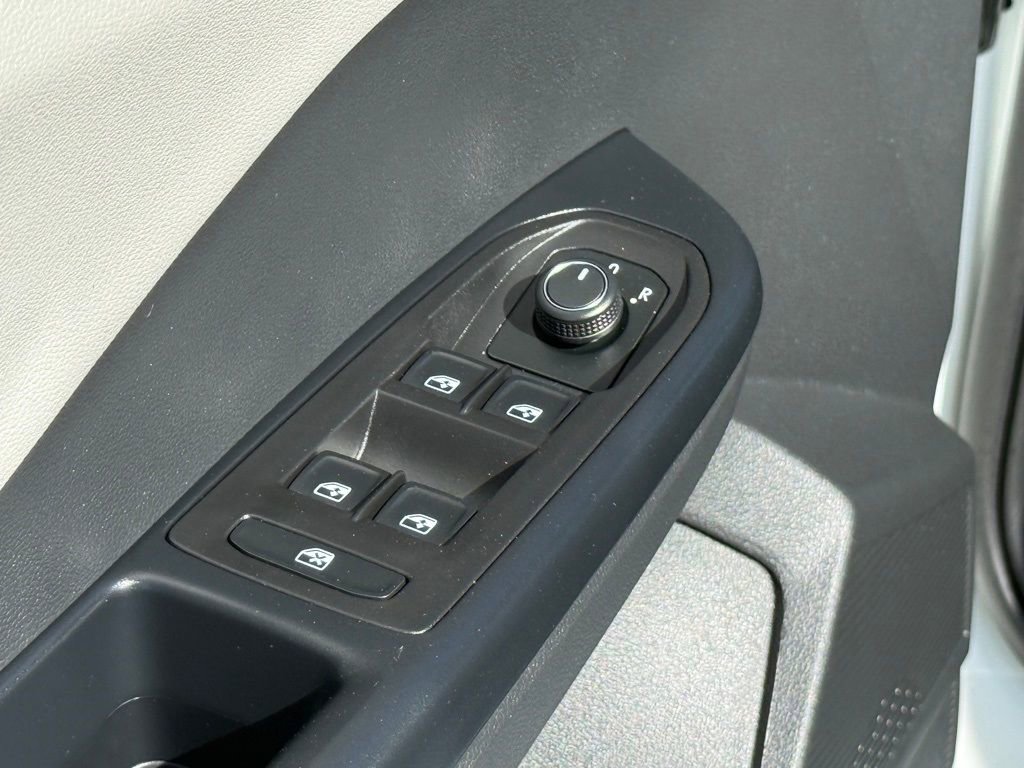 New 2026 Volkswagen Taos S image 10