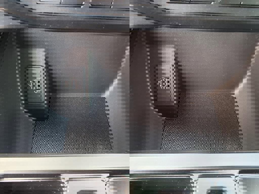 New 2025 Ford F150 Lightning Flash image 18