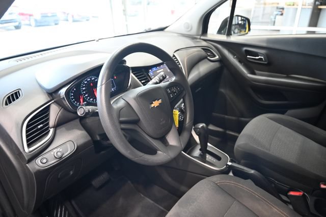 Used 2020 Chevrolet Trax LS AWD/4WD image 18