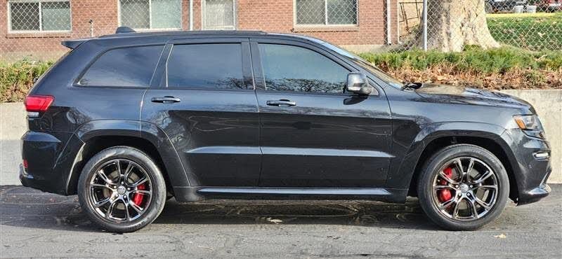 Used 2016 Jeep Grand Cherokee SRT image 6
