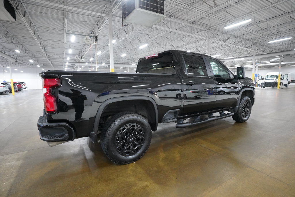 Used 2024 Chevrolet Silverado 2500 LT w/ Midnight Edition AWD/4WD image 28