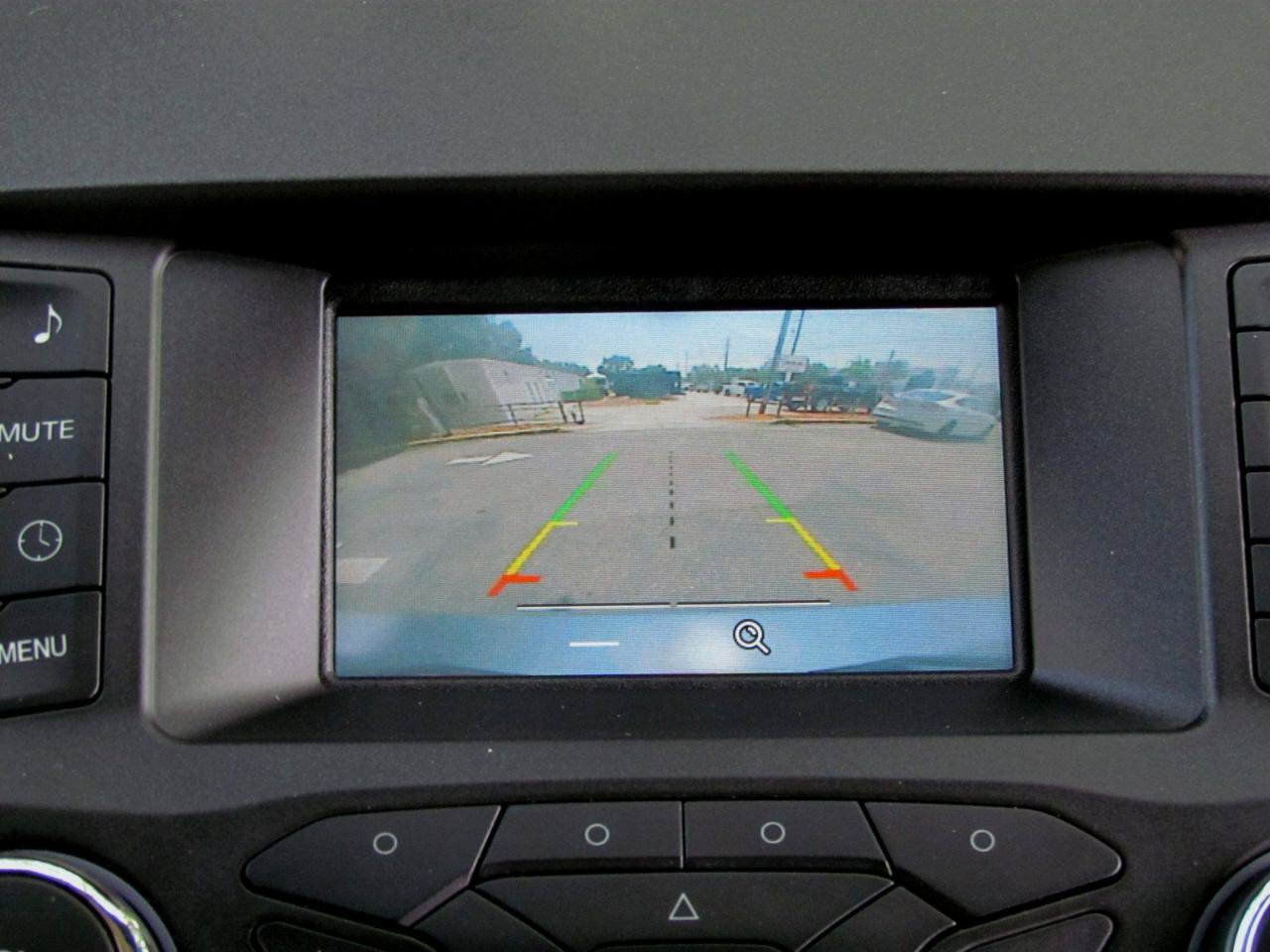 Used 2018 Ford Edge SE FWD image 33