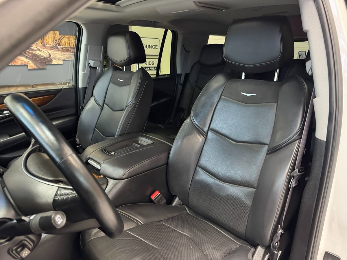 Used 2017 Cadillac Escalade Premium Luxury AWD/4WD image 14