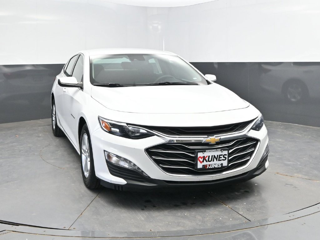 Used 2024 Chevrolet Malibu LT FWD image 2