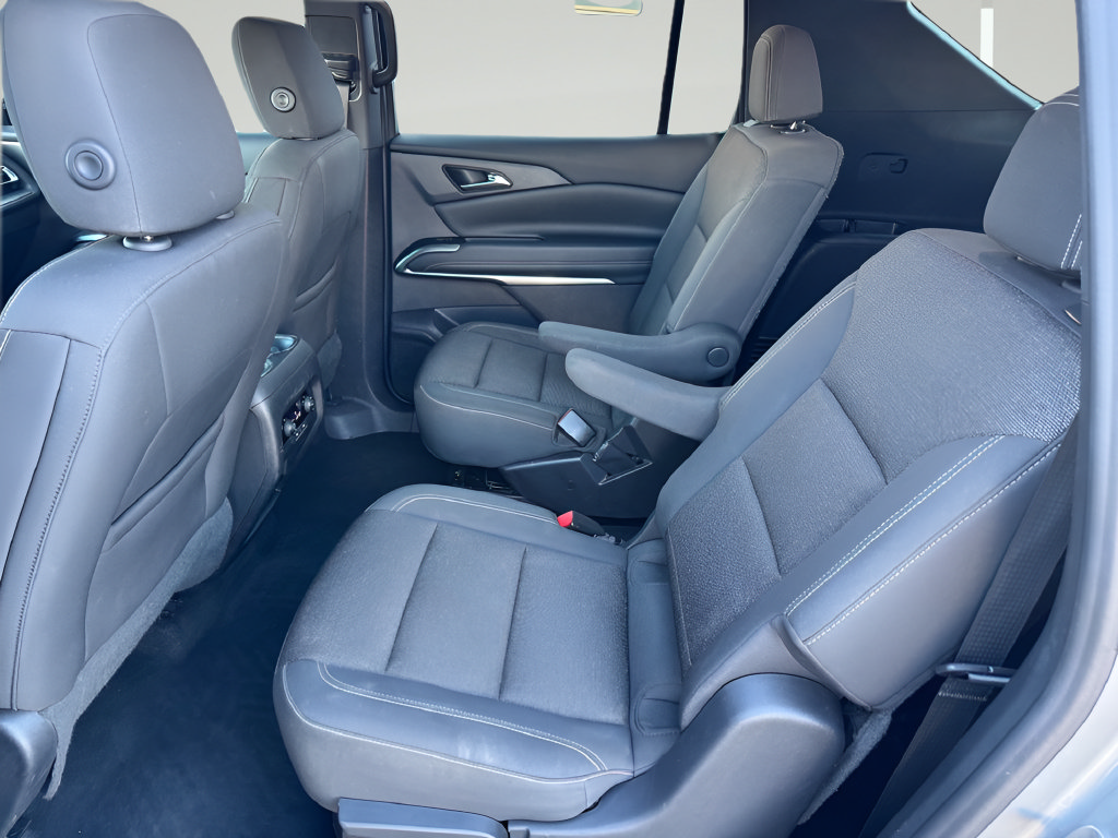 Used 2024 Chevrolet Traverse LT FWD image 33