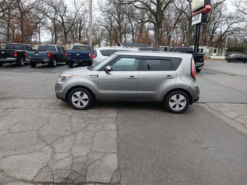 Used 2015 Kia Soul FWD image 3