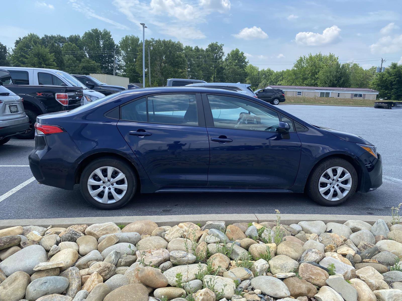 Used 2023 Toyota Corolla LE FWD image 7