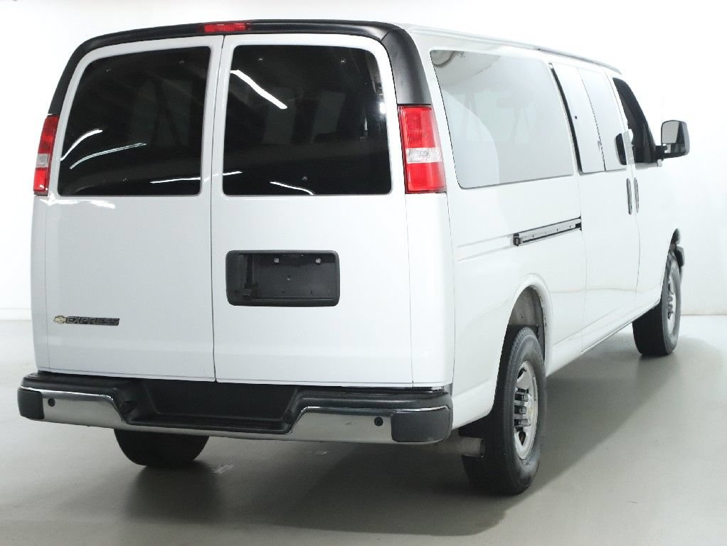 Used 2025 Chevrolet Express 3500 LT w/ LT Preferred Equipment Group RWD image 44