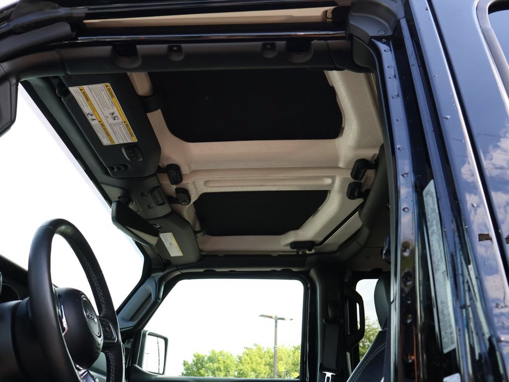 Used 2023 Jeep Wrangler Unlimited Sahara w/ LED Lighting Group AWD/4WD image 34