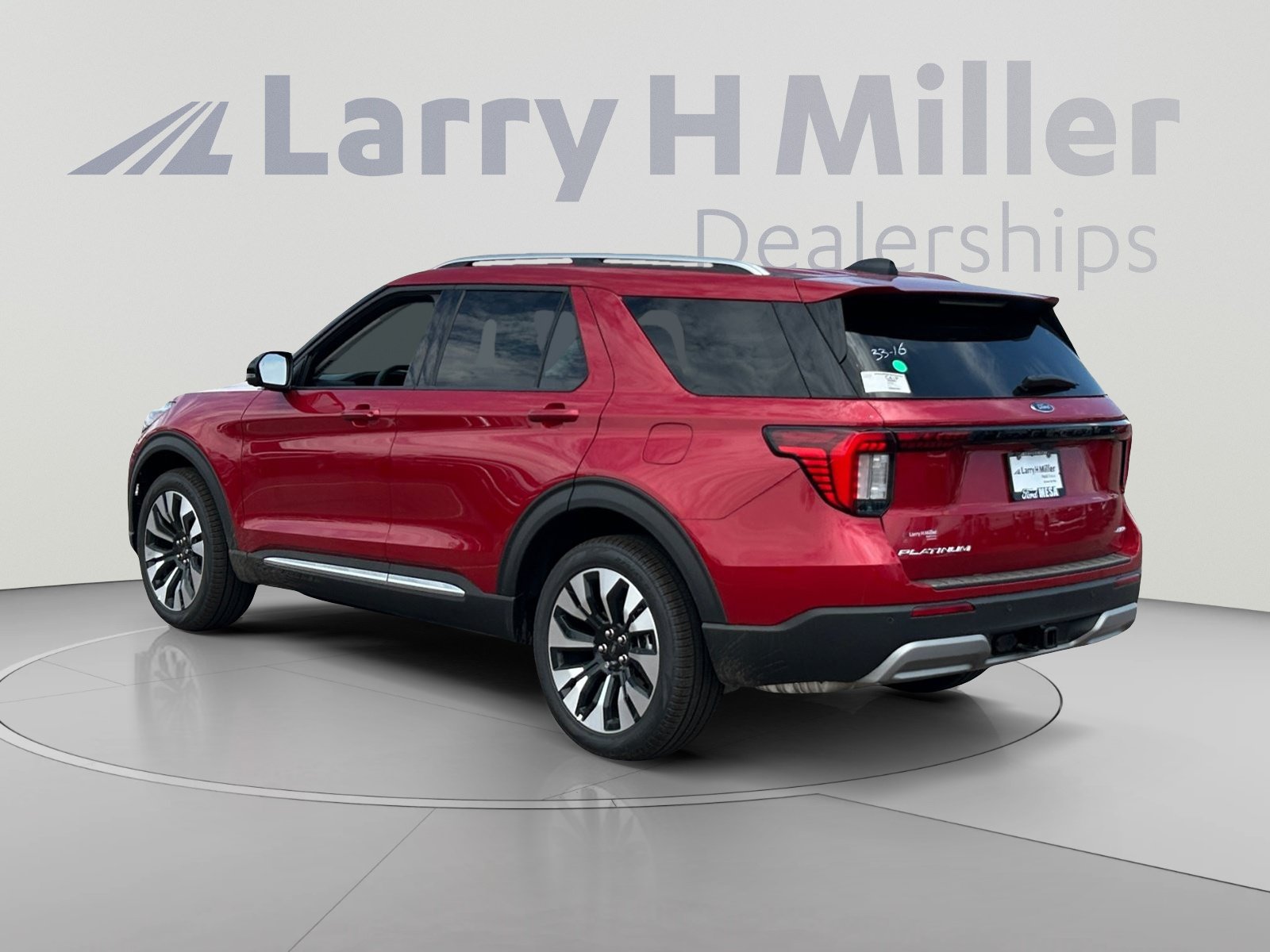 New 2026 Ford Explorer Platinum w/ LUX Leather Package AWD/4WD image 3