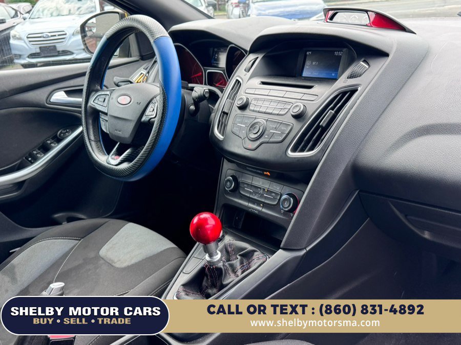 Used 2017 Ford Focus ST FWD image 14