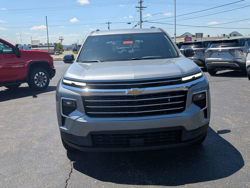 New 2026 Chevrolet Traverse LT w/ Driver Confidence Package AWD/4WD image 2