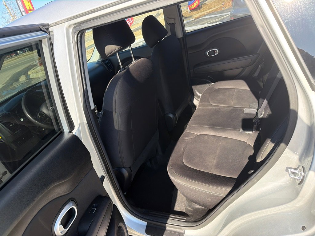 Used 2017 Kia Soul FWD image 23