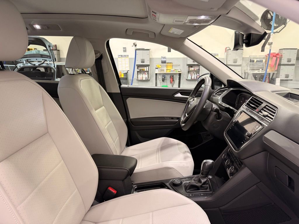 Used 2021 Volkswagen Tiguan SE image 29