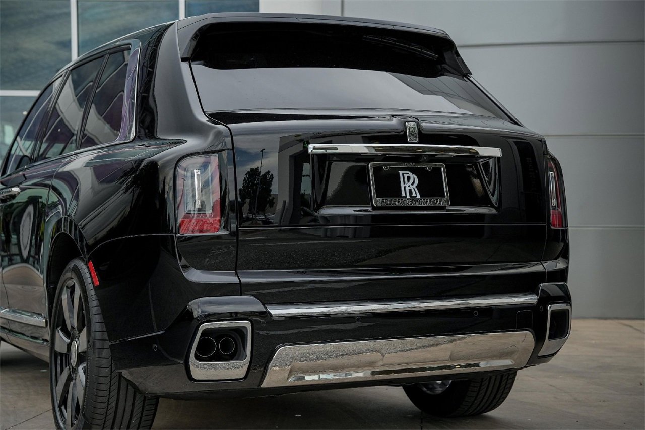 New 2026 Rolls-Royce Cullinan image 14