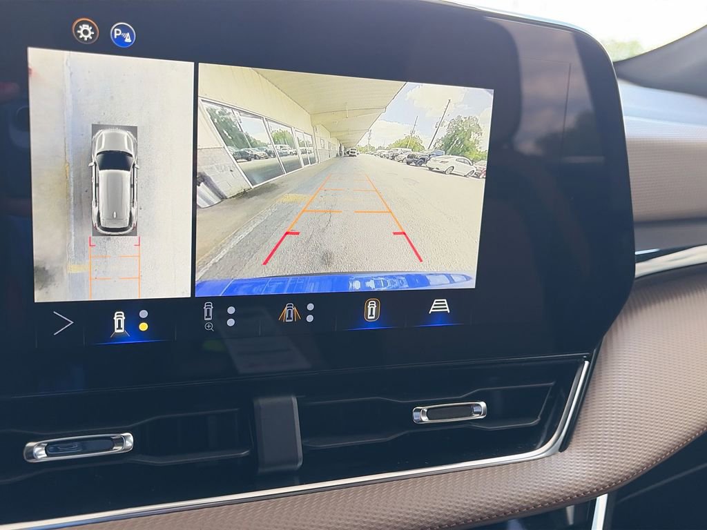 Used 2025 Chevrolet Equinox ACTIV w/ Safety and Technology Package FWD image 20