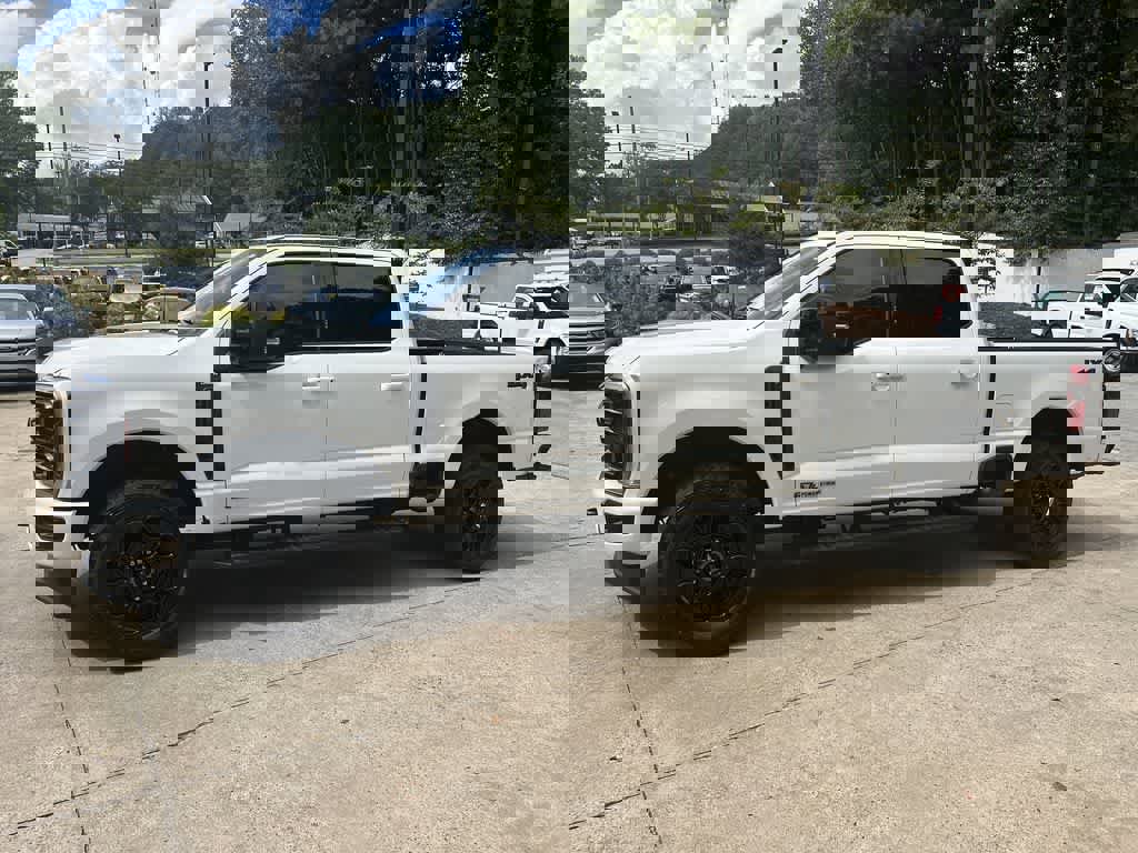 Used 2024 Ford F250 Lariat w/ Black Appearance Package image 7