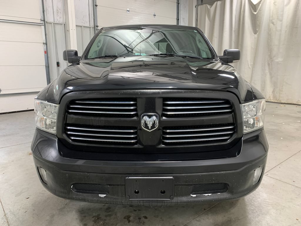 Used 2019 RAM 1500 Classic SLT w/ SLT Plus D←cor Group AWD/4WD image 15