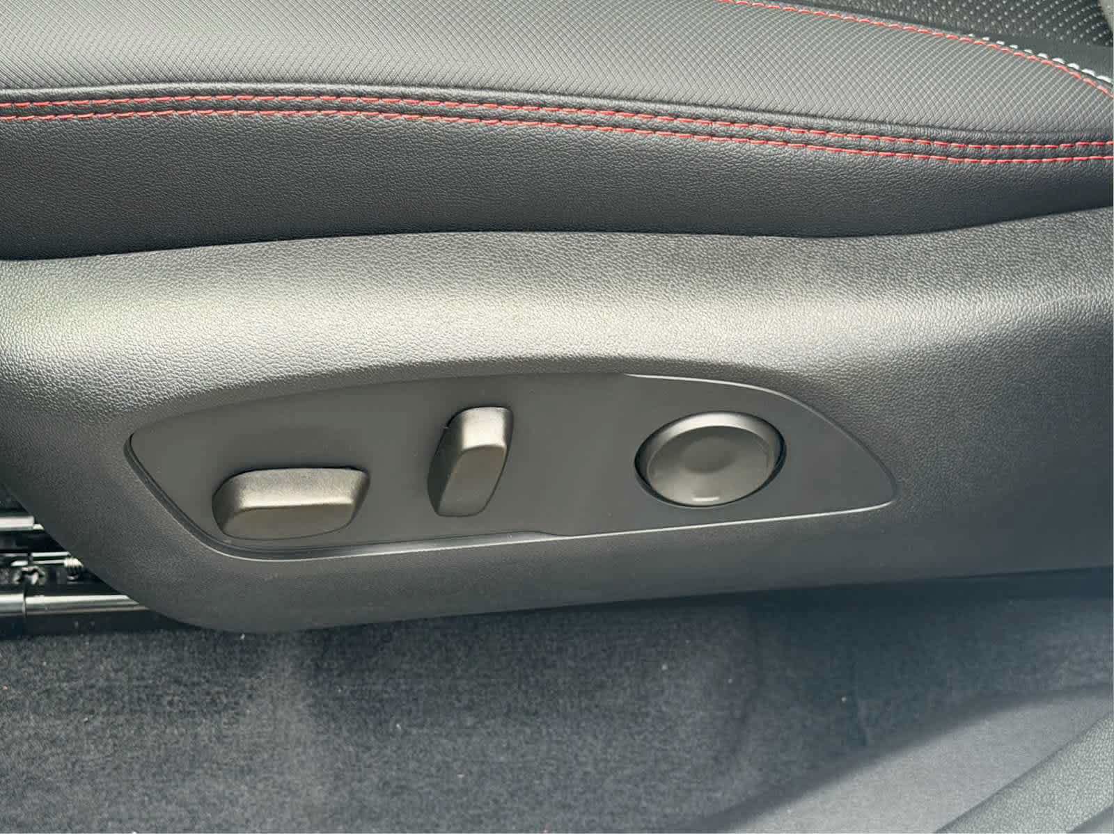 New 2026 Chevrolet Traverse RS w/ LPO, Floor Liner Package FWD image 6