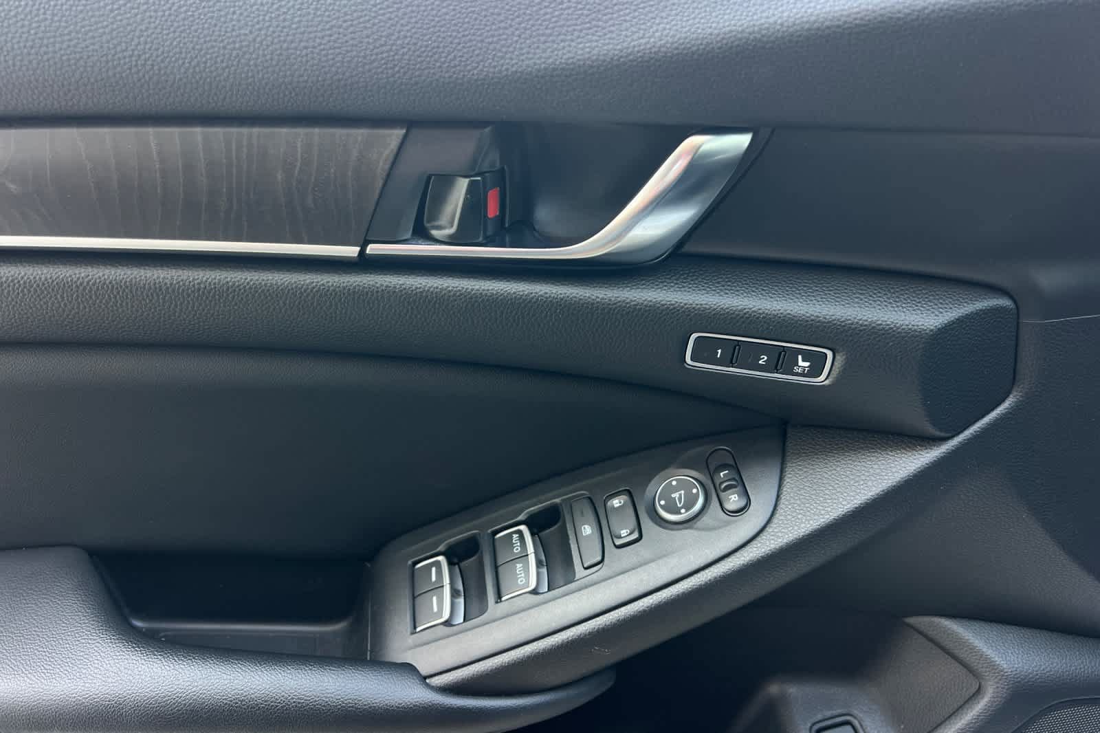 Used 2022 Honda Accord Touring image 15