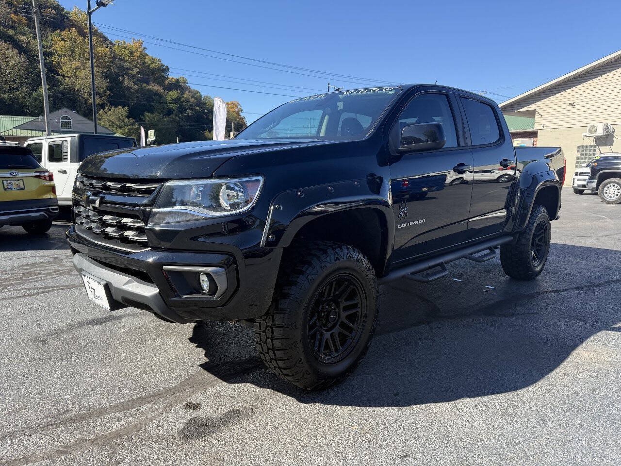 Used 2022 Chevrolet Colorado LT w/ LT Convenience Package AWD/4WD image 4