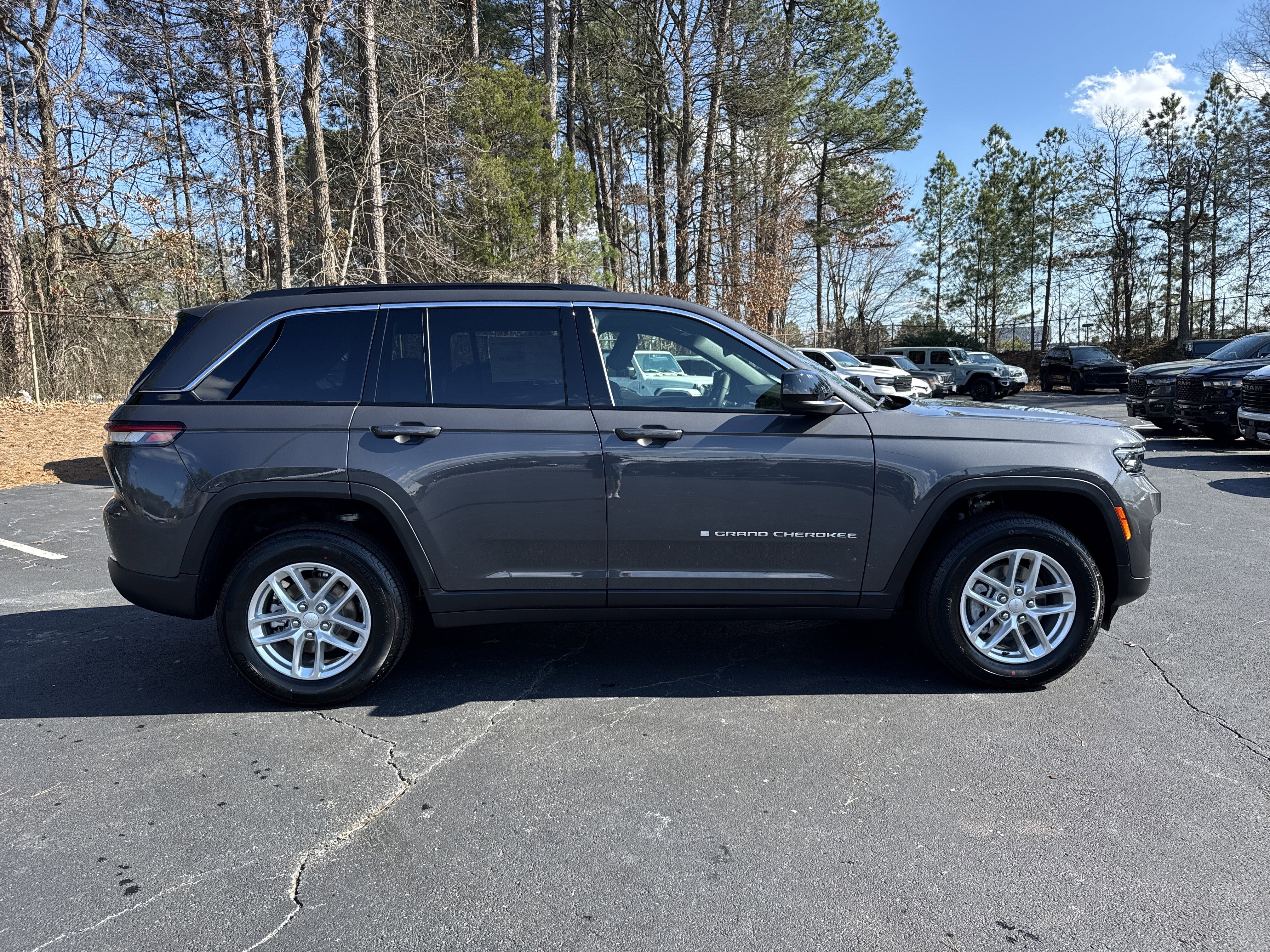 New 2026 Jeep Grand Cherokee Laredo X image 9