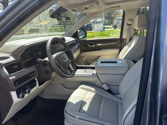 Used 2022 GMC Yukon Denali w/ Denali Premium Package image 14