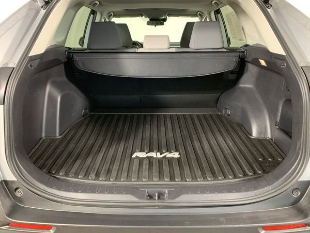 Used 2019 Toyota RAV4 XLE w/ Convenience Package image 13