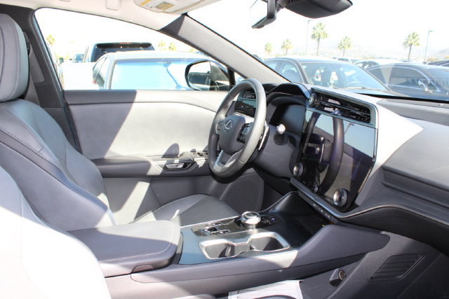Certified 2024 Lexus RZ 300e Premium FWD image 5